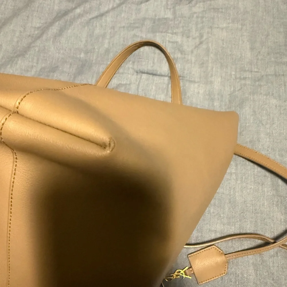 Shopping Saint Laurent in Dark Biege - Picture 12 of 12